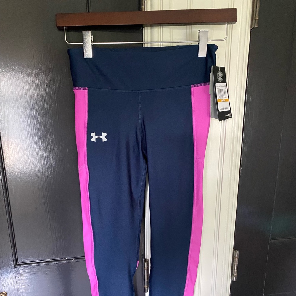 NWT Under Armour Heat Gear Compression Leggings. Women’s SM.